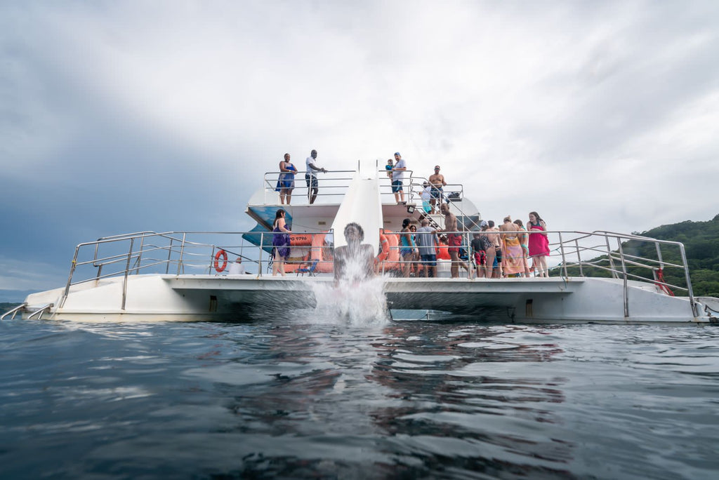 Tour en Trimarán desde Playas del Coco y Playa Matapalo (Hotel Riu)